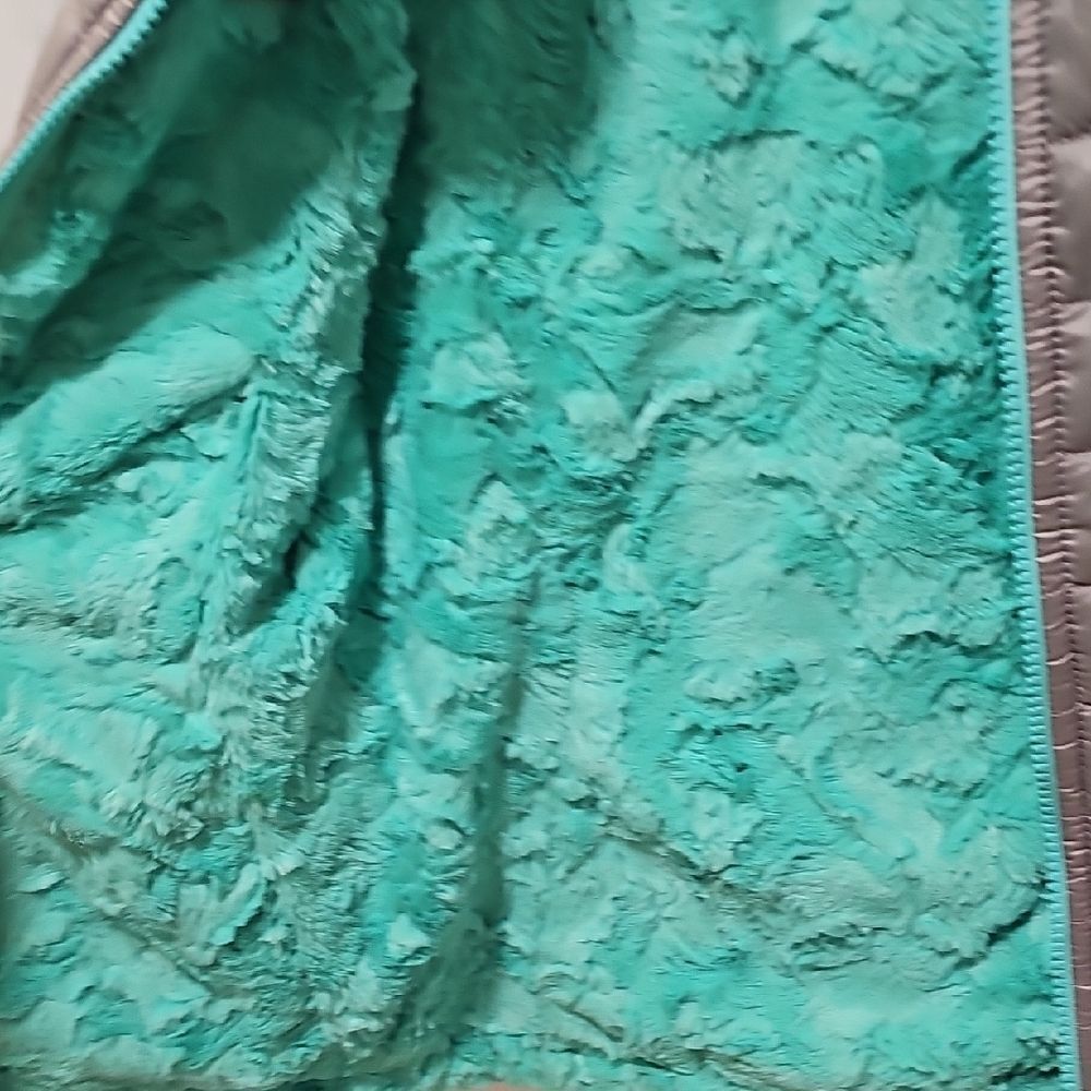 The North Face Gray and Mint Reversible Vest - Picture 4 of 4